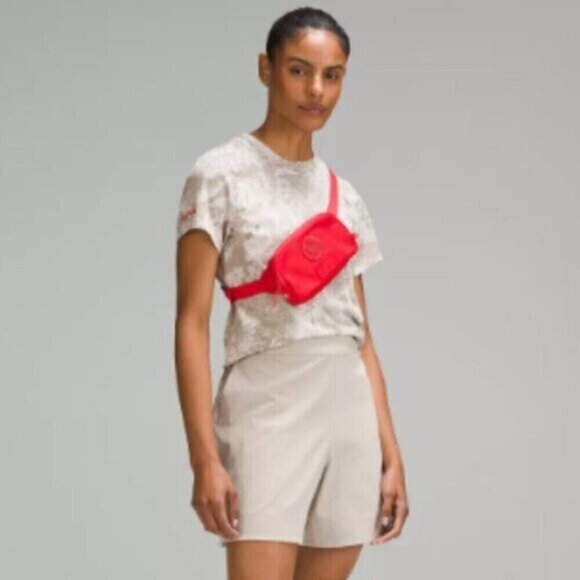 Lululemon Red Team Canada Future Legacy Mini Belt Bag COC CPC Logo - BNIP - Picture 4 of 5